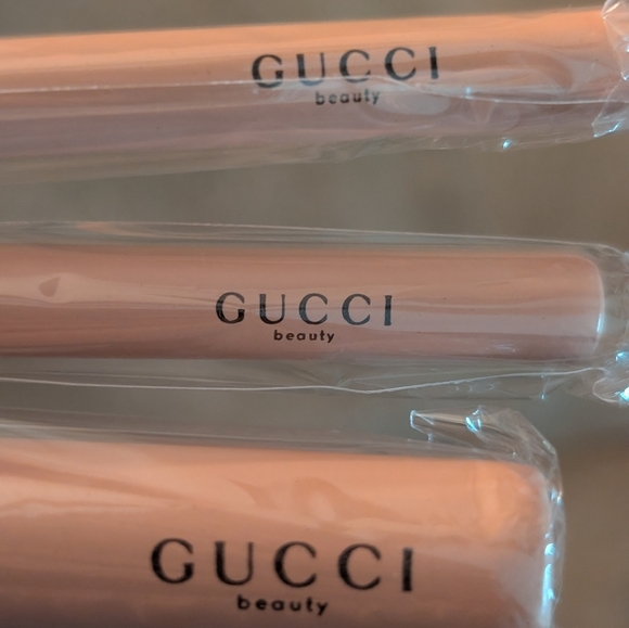 Gucci | 3 Piece Makeup Brush Travel Kit - Picture 7 of 8